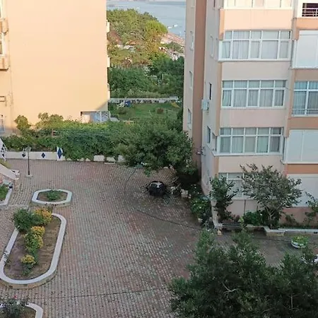 Apartamento Kumburgaz Sahilde, Sitede, Konforlu, Manzarali Klimali